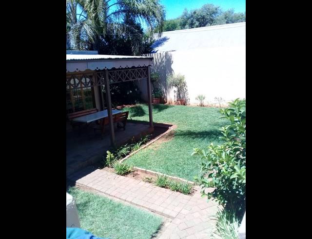 8 BEDROOM HOUSE FOR SALE IN RUSTENBURG